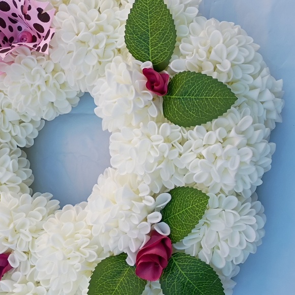 Simply Elegant White Floral Wreath with Rosetts Pink Pot A Dot Bow Handcrafted - Picture 8 of 9